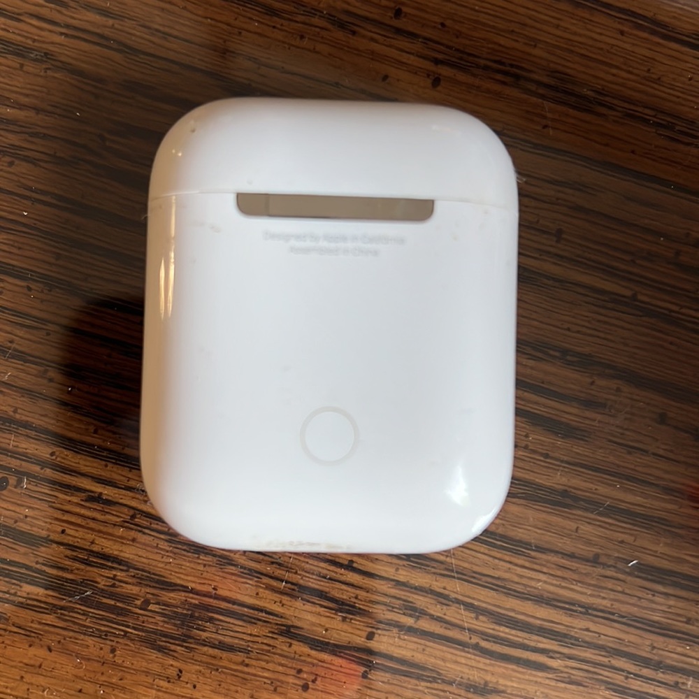 Apple AirPods - Picture 2 of 8
